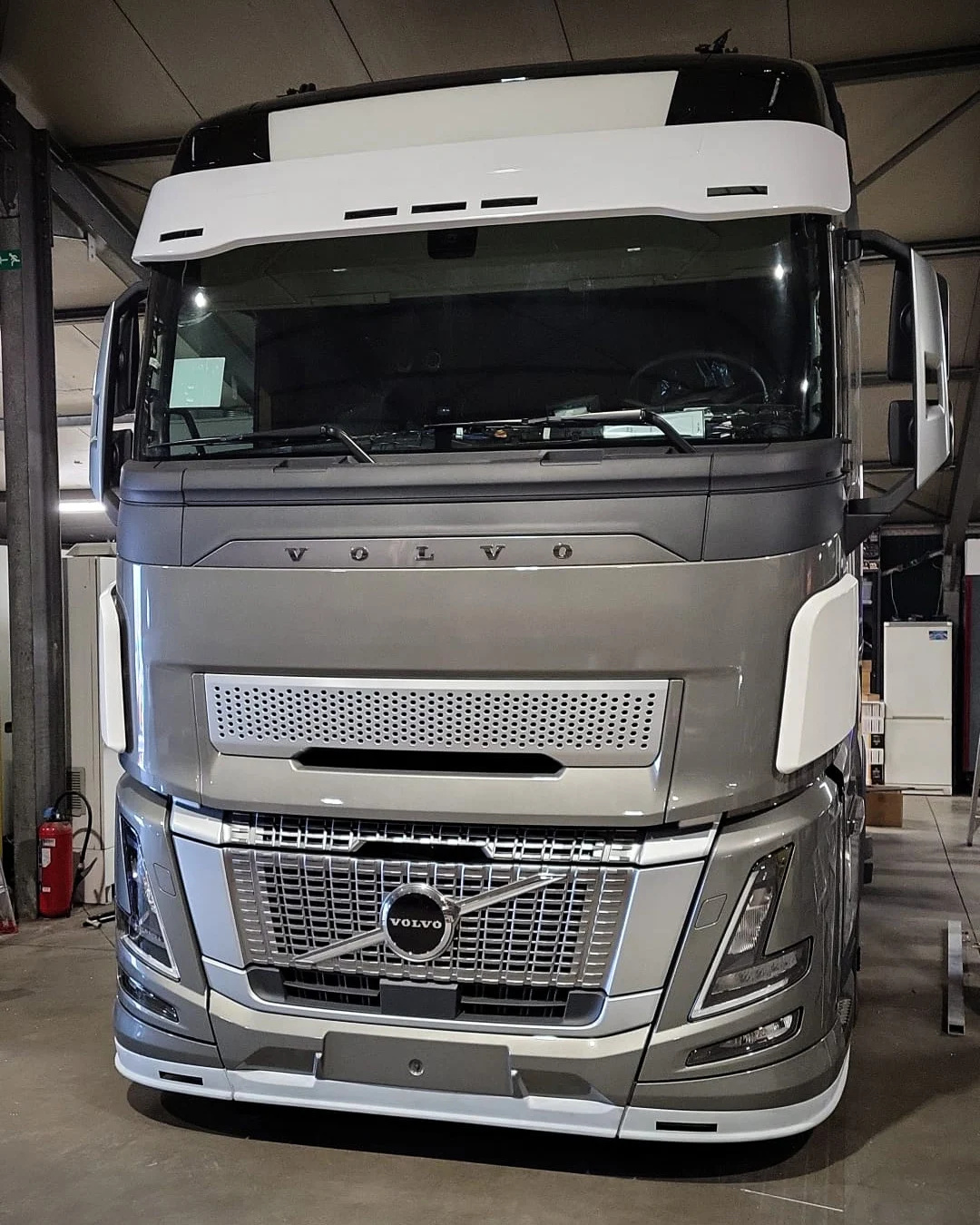 Etuspoileri Volvo FH Aero - Image 3