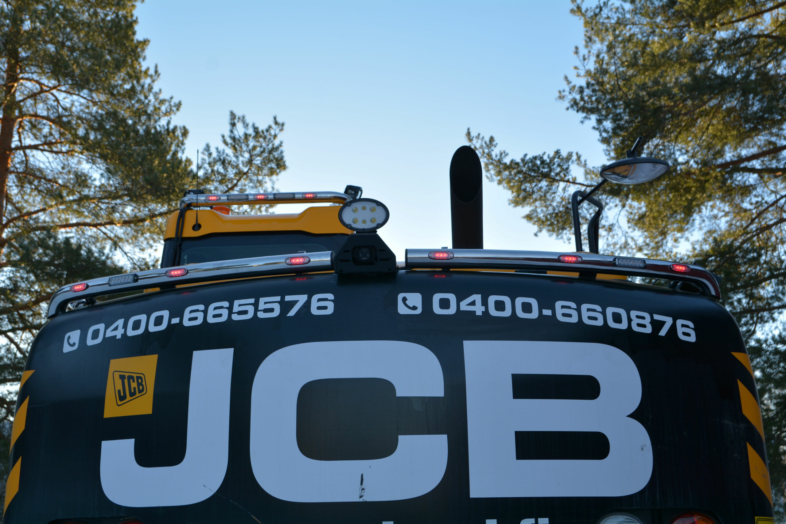 Valoteline taakse/peräpuntin päälle JCB JS145W+ - Image 2