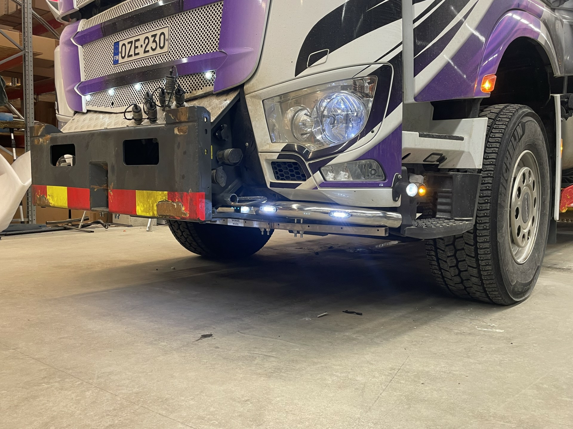 Etuhelmaputki Sisu Polar 2,3m, Maansiirtopuskuri