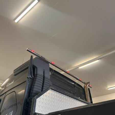 Työvaloteline takaseinään 2750mm Volvo FH4 (Normaali/Globe)