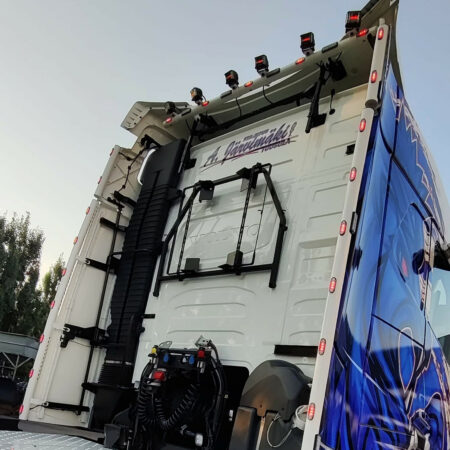 Koristeputket tuuliohjaimiin Volvo FH4 Globetrotter