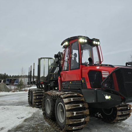 Valoteline katolle Komatsu 825-895 ajokone