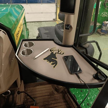 Kuvassa Pöytä John Deere 6r 2022-