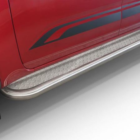 Kuvassa Steeler Astinlaudat VW Amarok 2023-