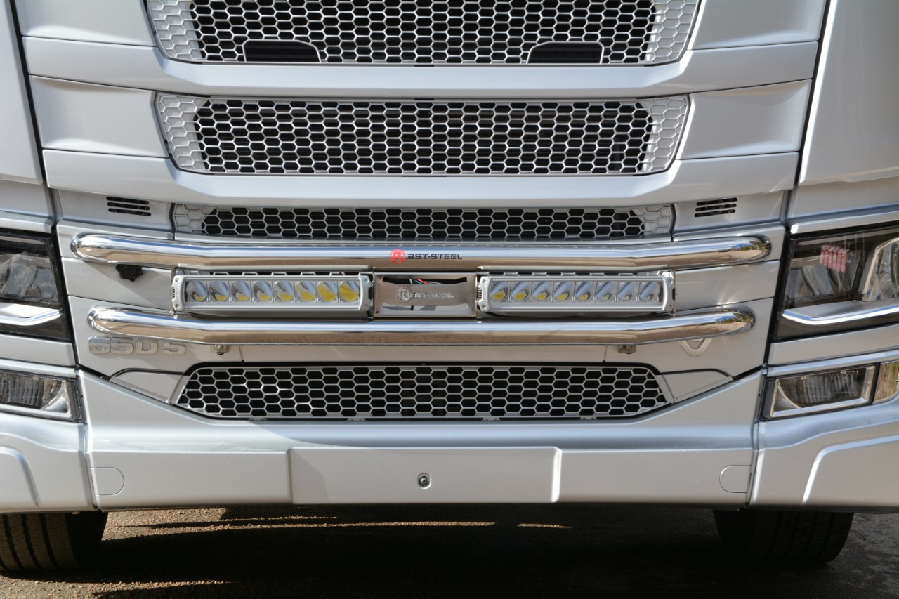 Front bars for trucks